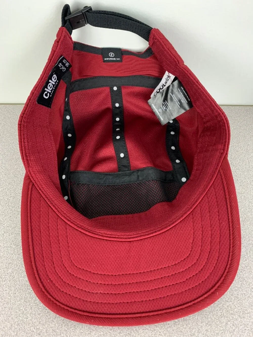 Ciele Athletics Coolwick Red Hat Cap 58 cm Adjustable - Picture 7 of 8